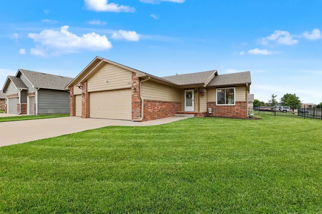 3724 S Westgate Wichita KS 67215