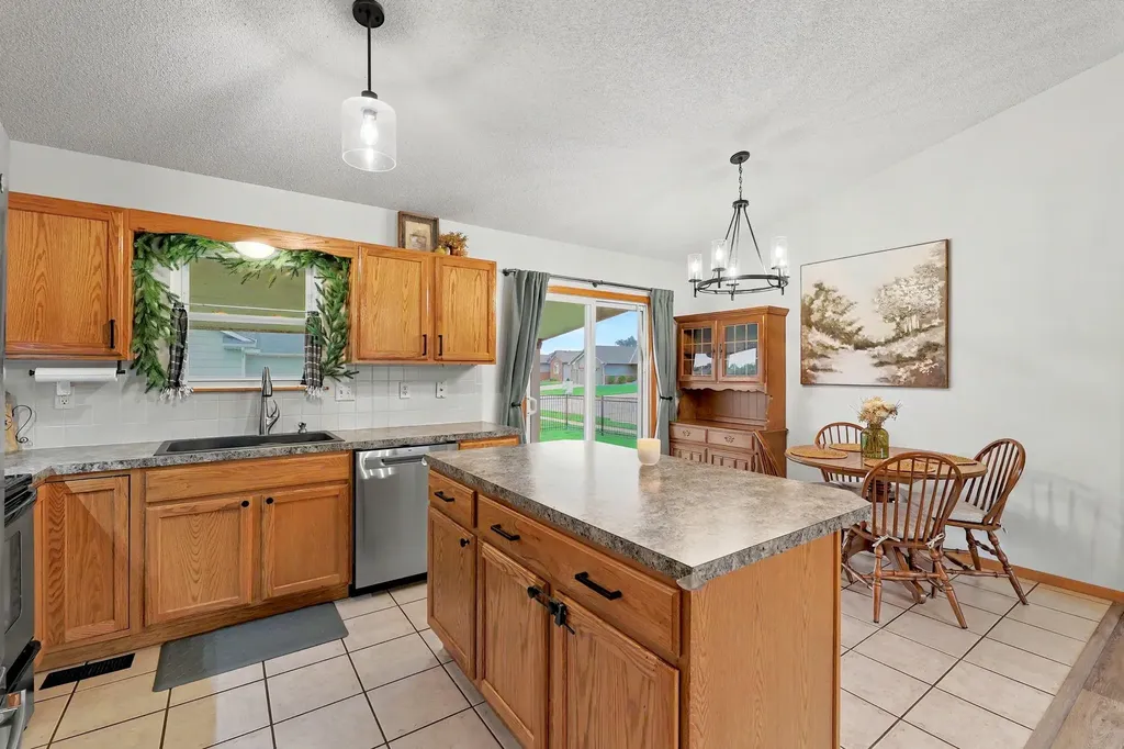 3724 S Westgate Wichita KS 67215