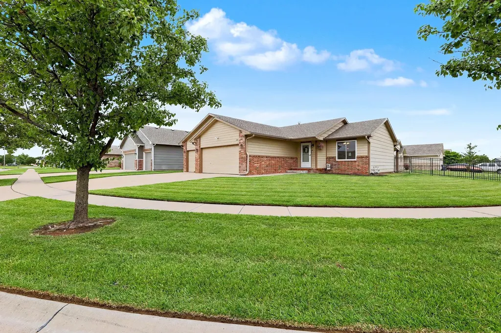 3724 S Westgate Wichita KS 67215