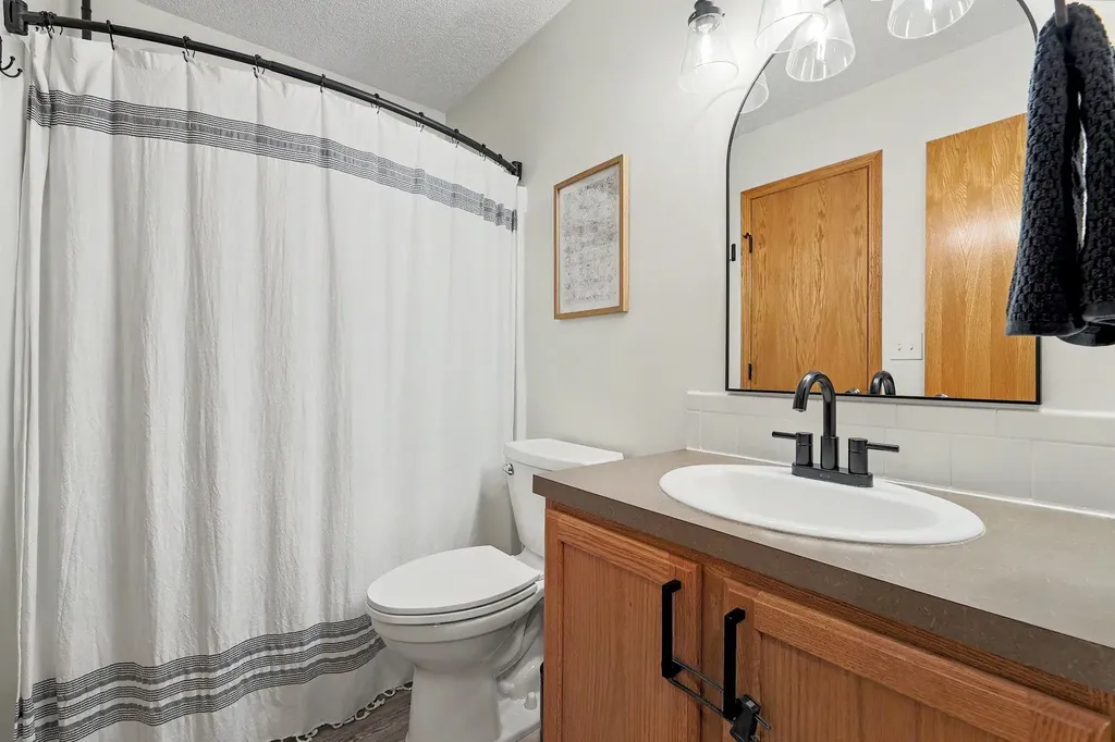 3724 S Westgate Wichita KS 67215