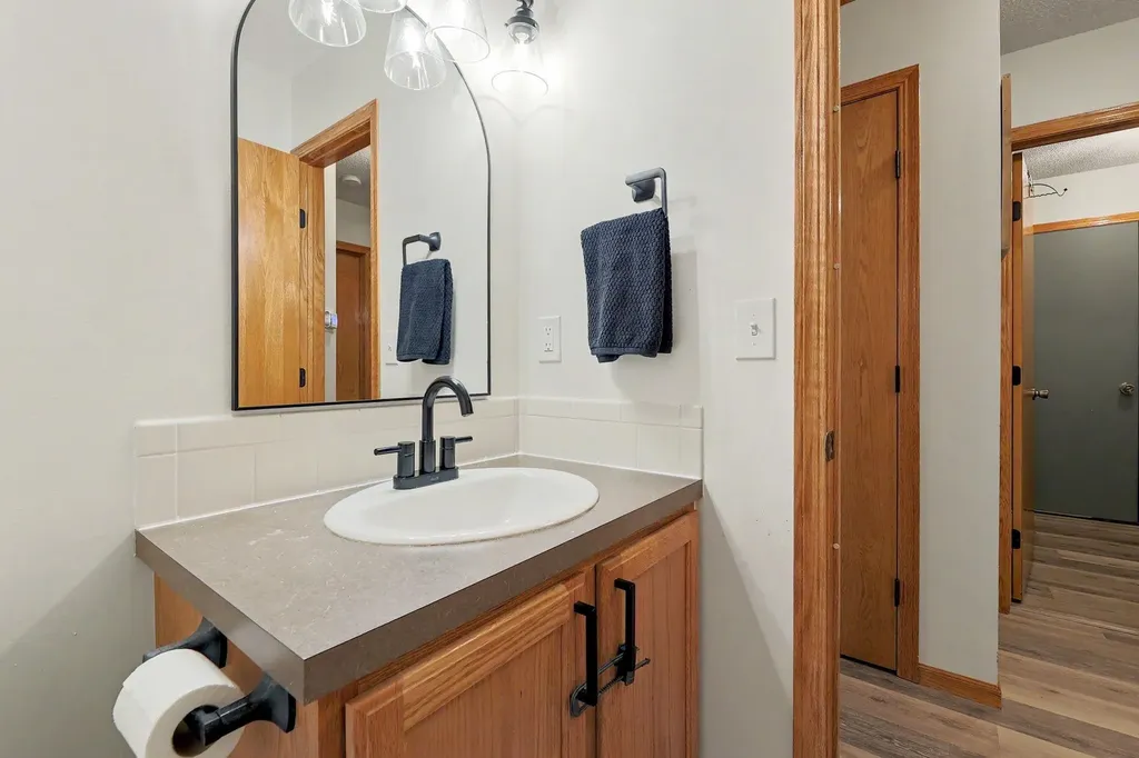 3724 S Westgate Wichita KS 67215
