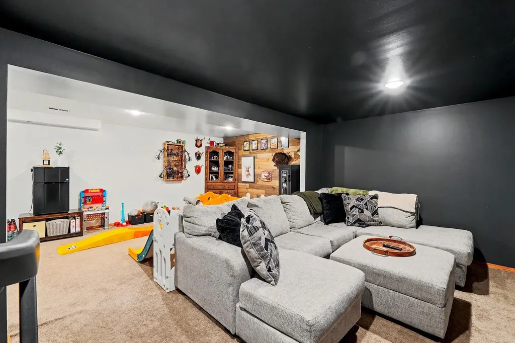 3724 S Westgate Wichita KS 67215