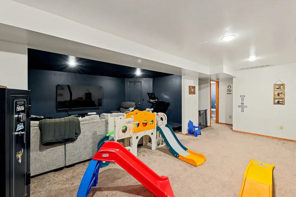 3724 S Westgate Wichita KS 67215