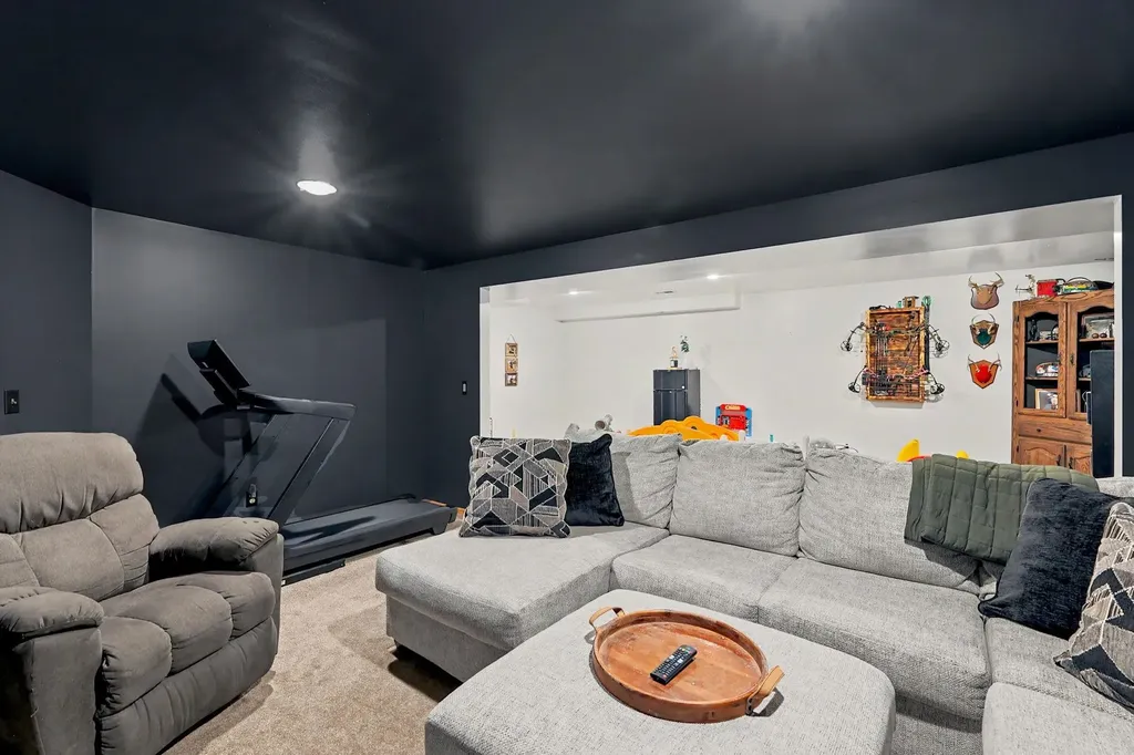 3724 S Westgate Wichita KS 67215