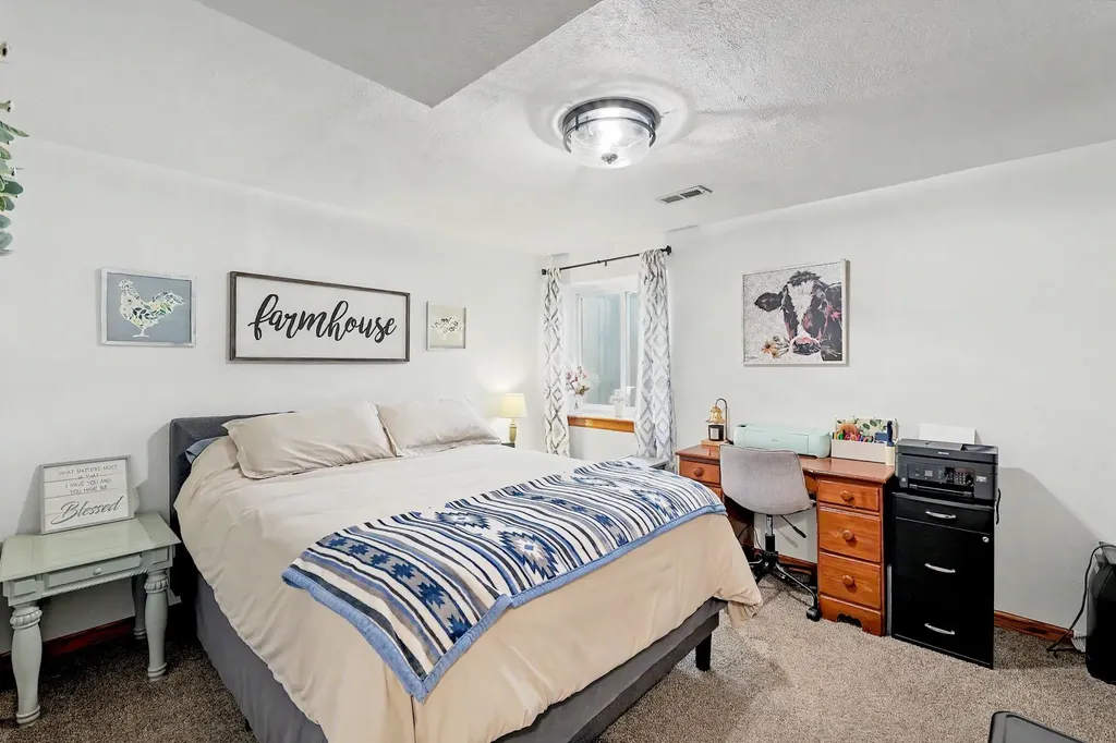 3724 S Westgate Wichita KS 67215