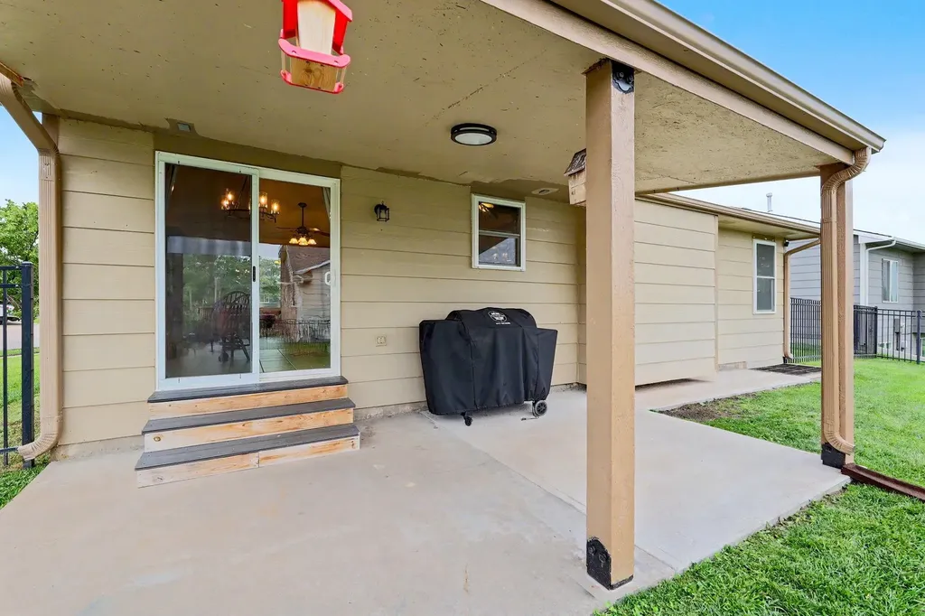 3724 S Westgate Wichita KS 67215