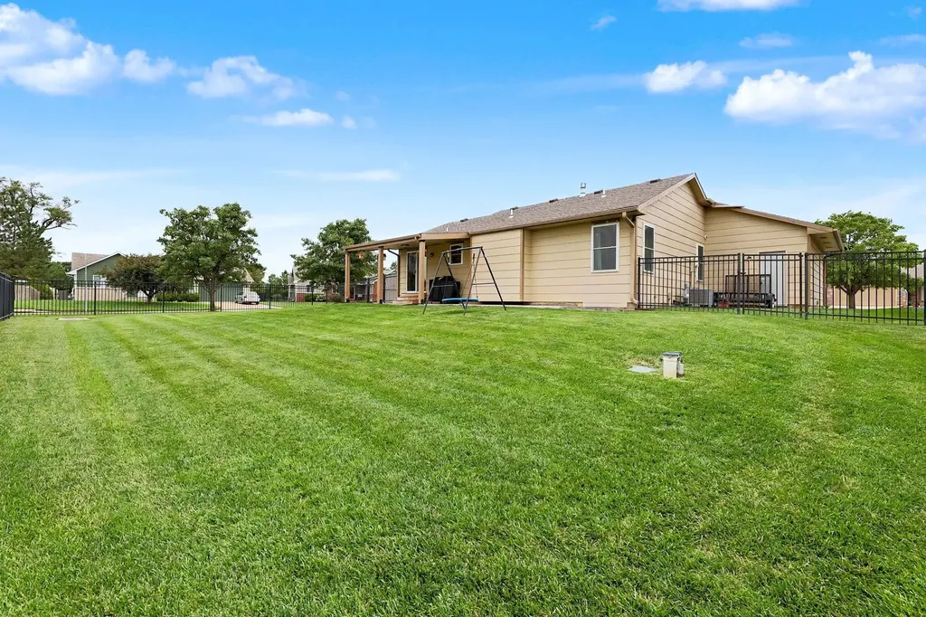 3724 S Westgate Wichita KS 67215