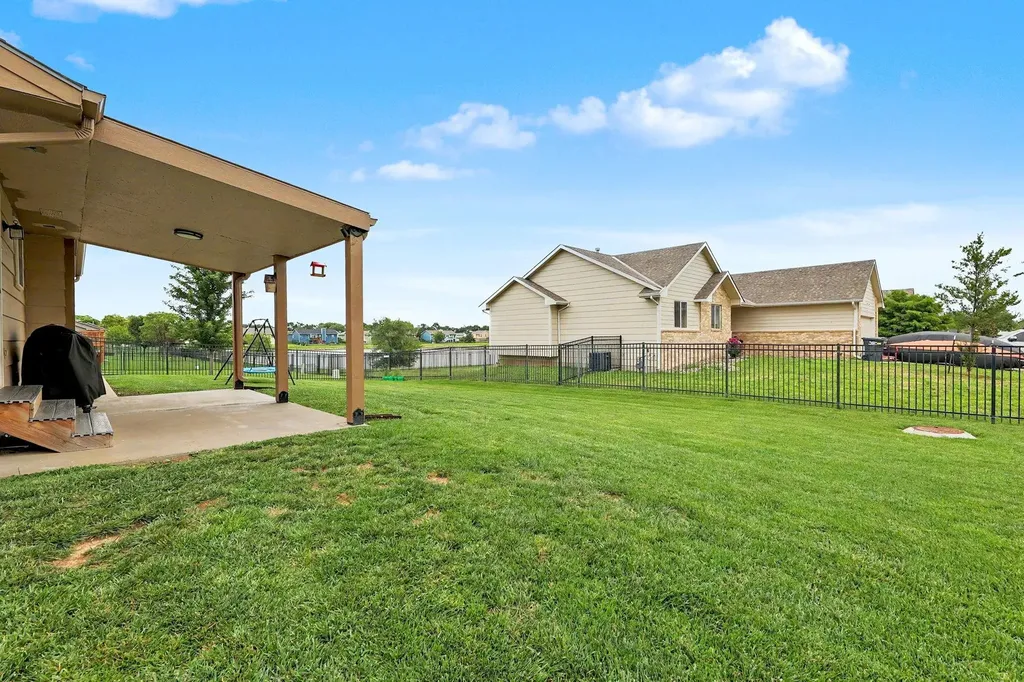 3724 S Westgate Wichita KS 67215