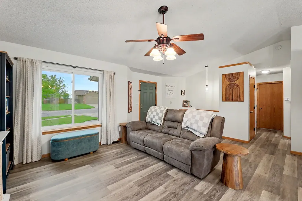 3724 S Westgate Wichita KS 67215