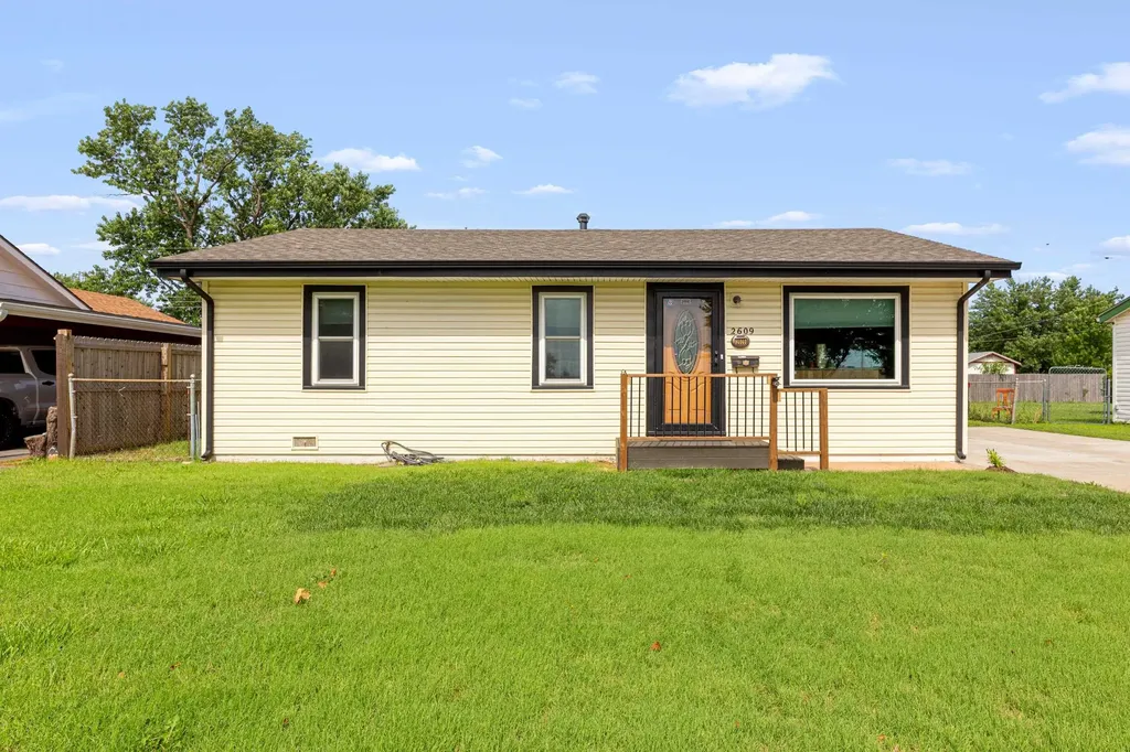 2609 S Elizabeth Avenue Wichita KS 67217-2221