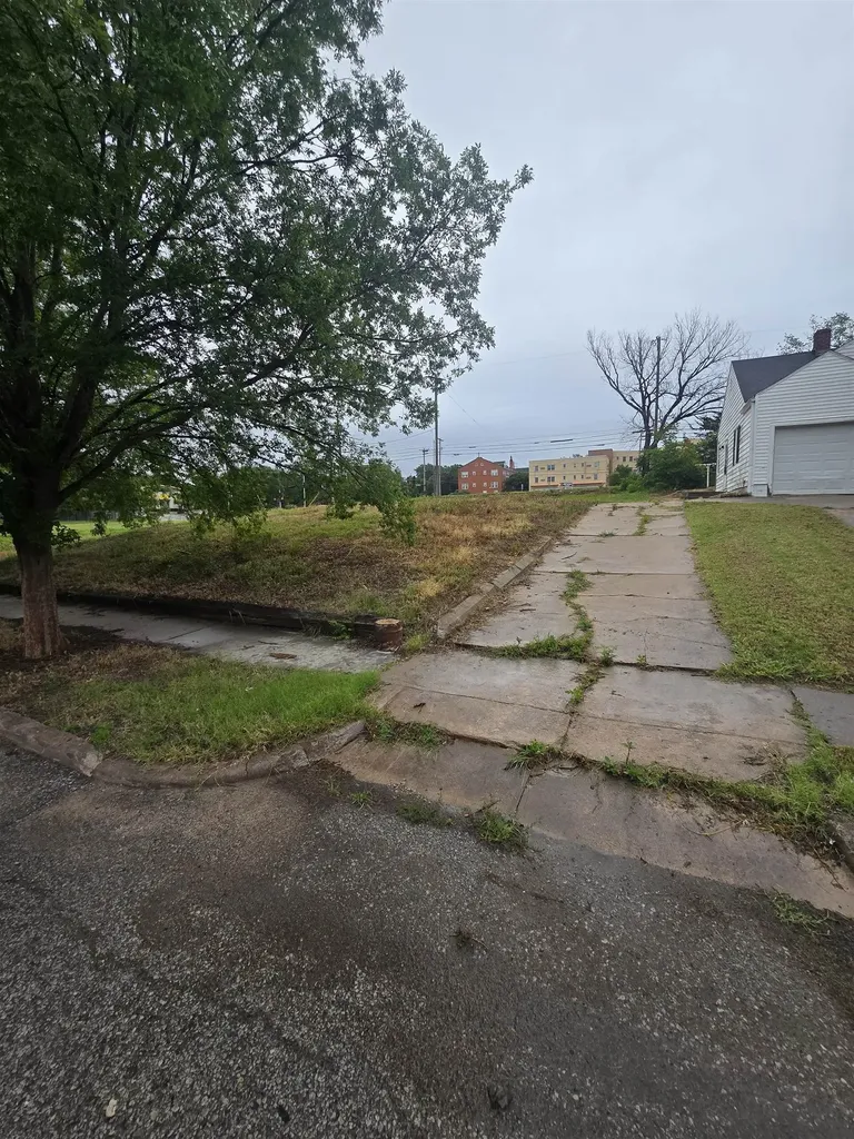 1742 N Lorraine Wichita KS 67216