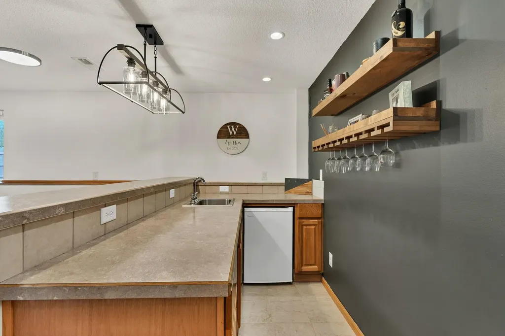 1481 S Shiloh Court Wichita KS 67207