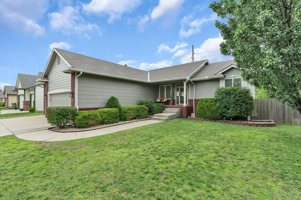 1481 S Shiloh Court Wichita KS 67207