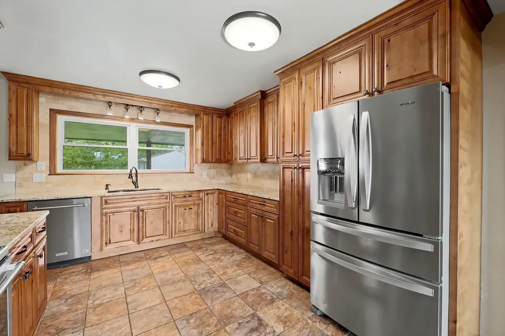1435 S Rock Road Derby KS 63037