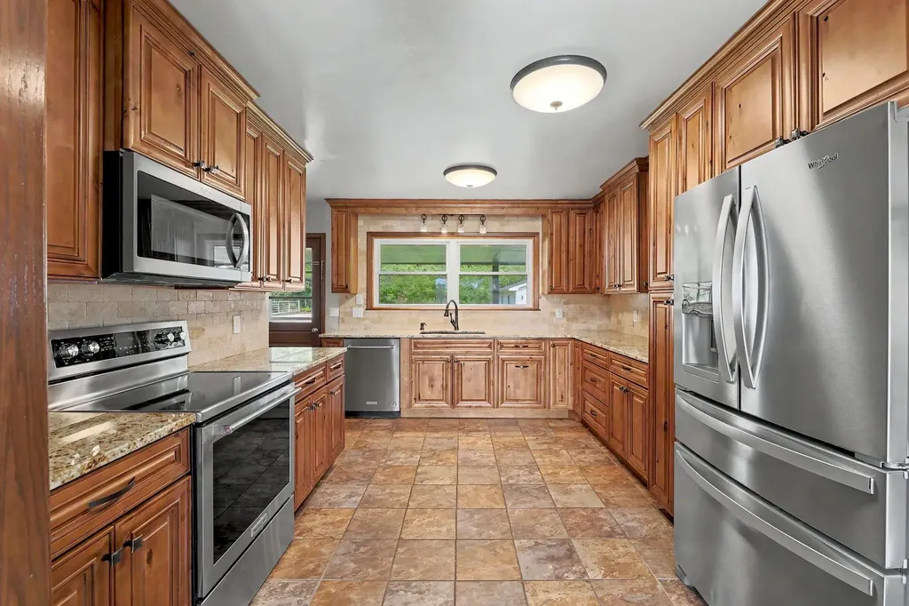 1435 S Rock Road Derby KS 63037