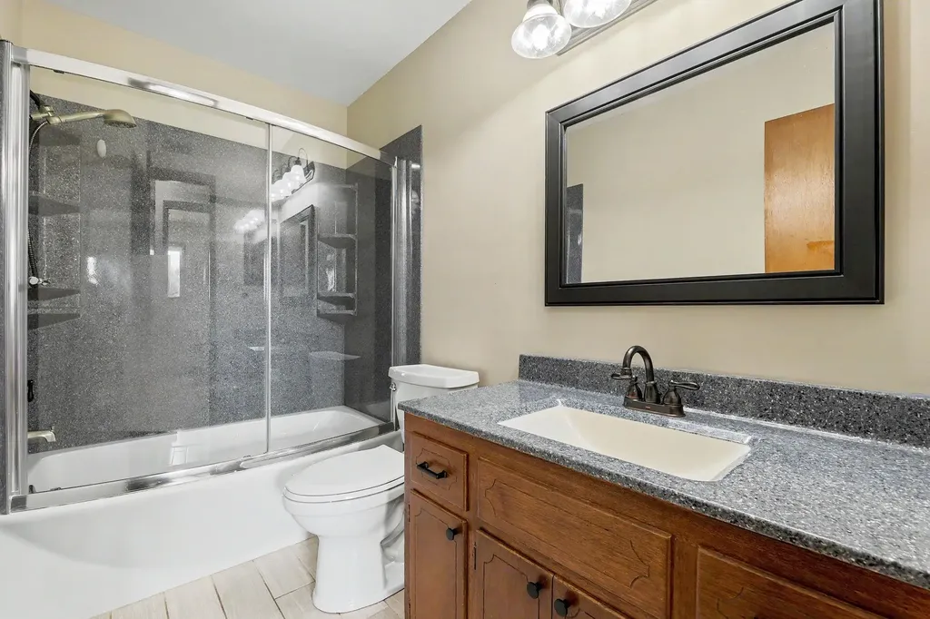 1435 S Rock Road Derby KS 63037