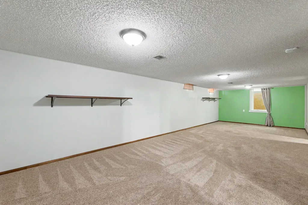 1435 S Rock Road Derby KS 63037