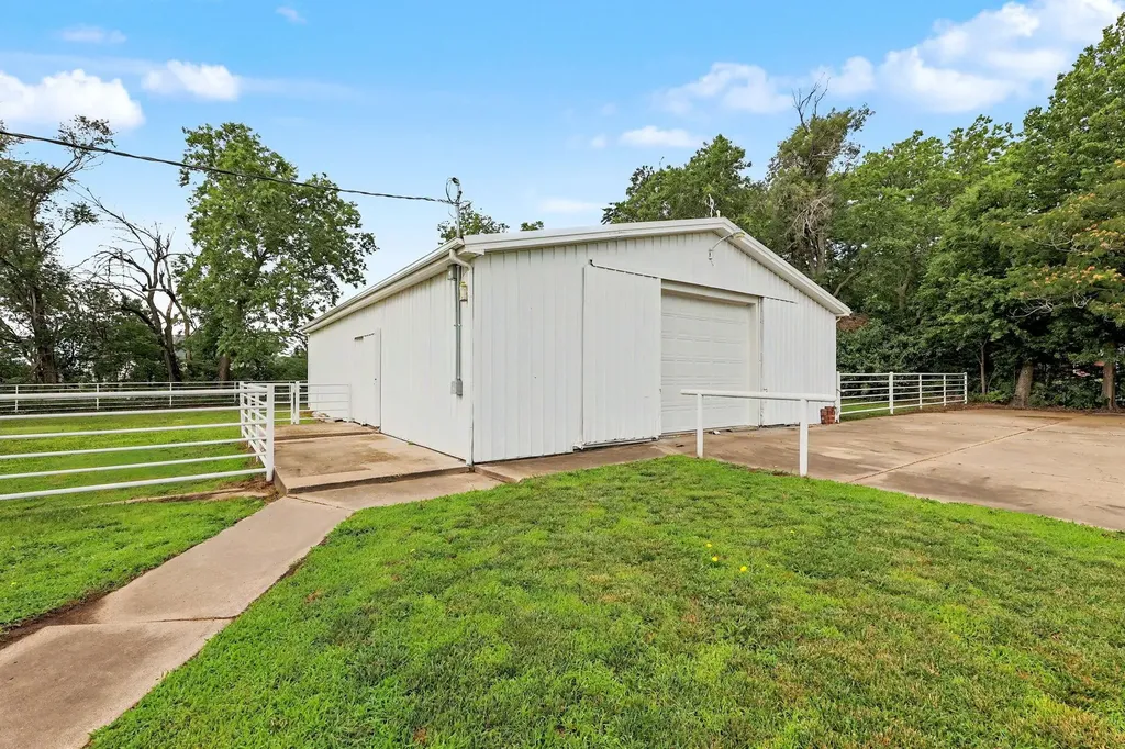 1435 S Rock Road Derby KS 63037