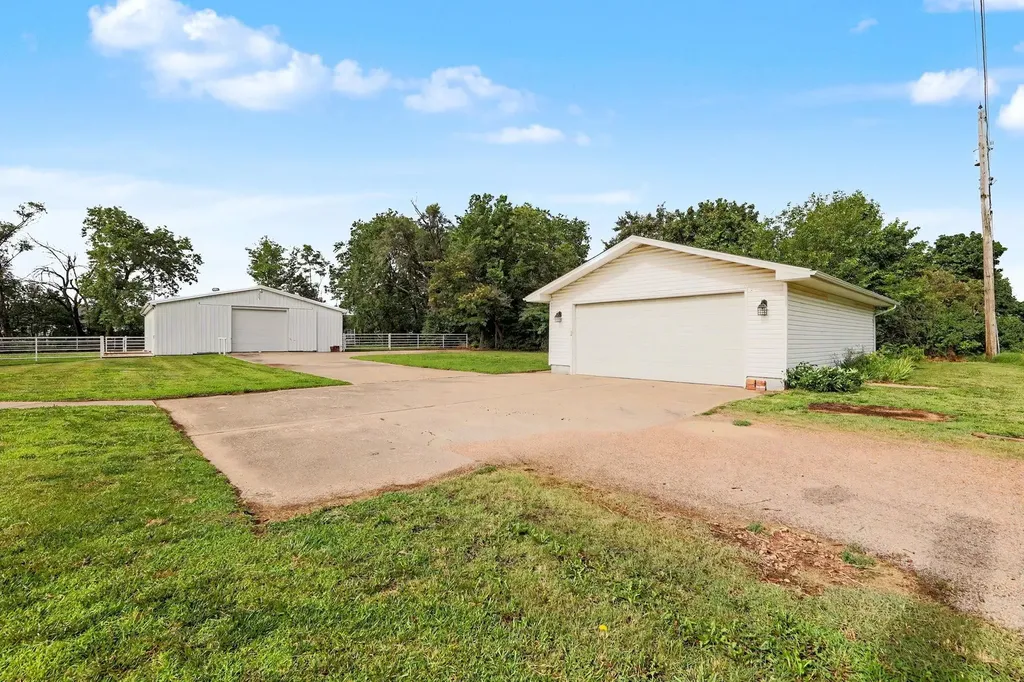 1435 S Rock Road Derby KS 63037