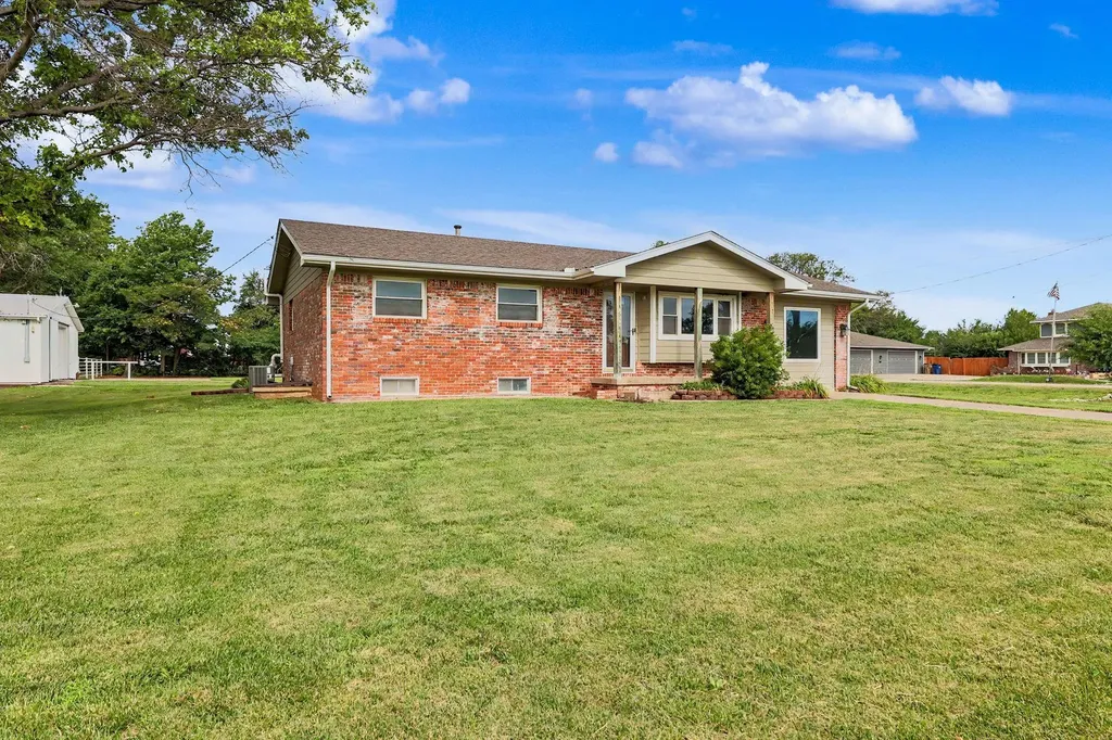 1435 S Rock Road Derby KS 63037