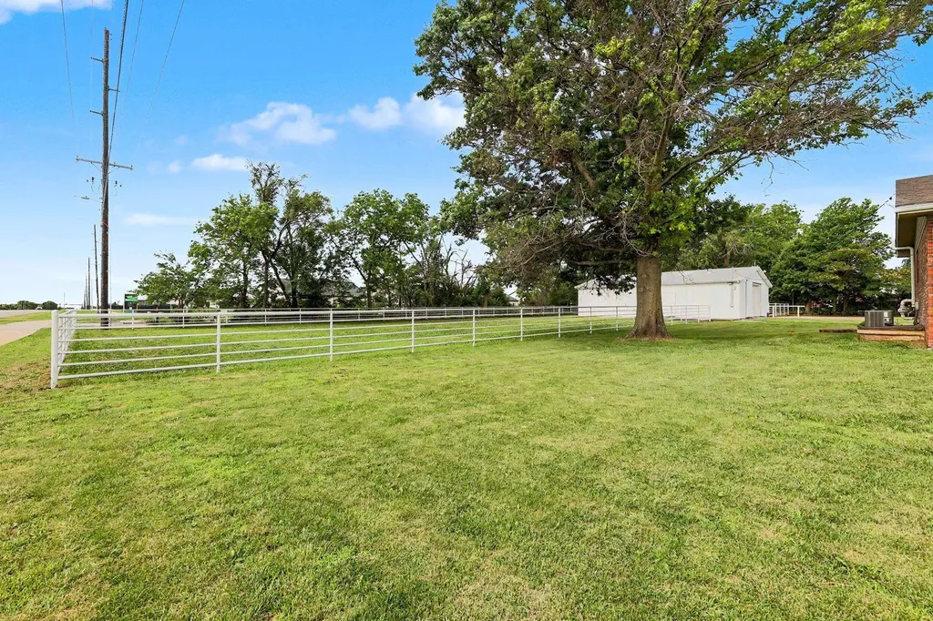 1435 S Rock Road Derby KS 63037