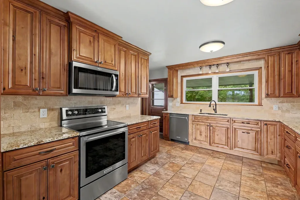 1435 S Rock Road Derby KS 63037