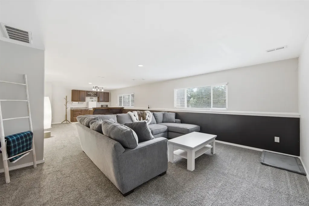 13302 E Laguna Wichita KS 67230