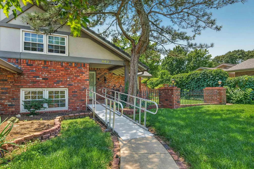 8621 E Tamarac Street Wichita KS 67206