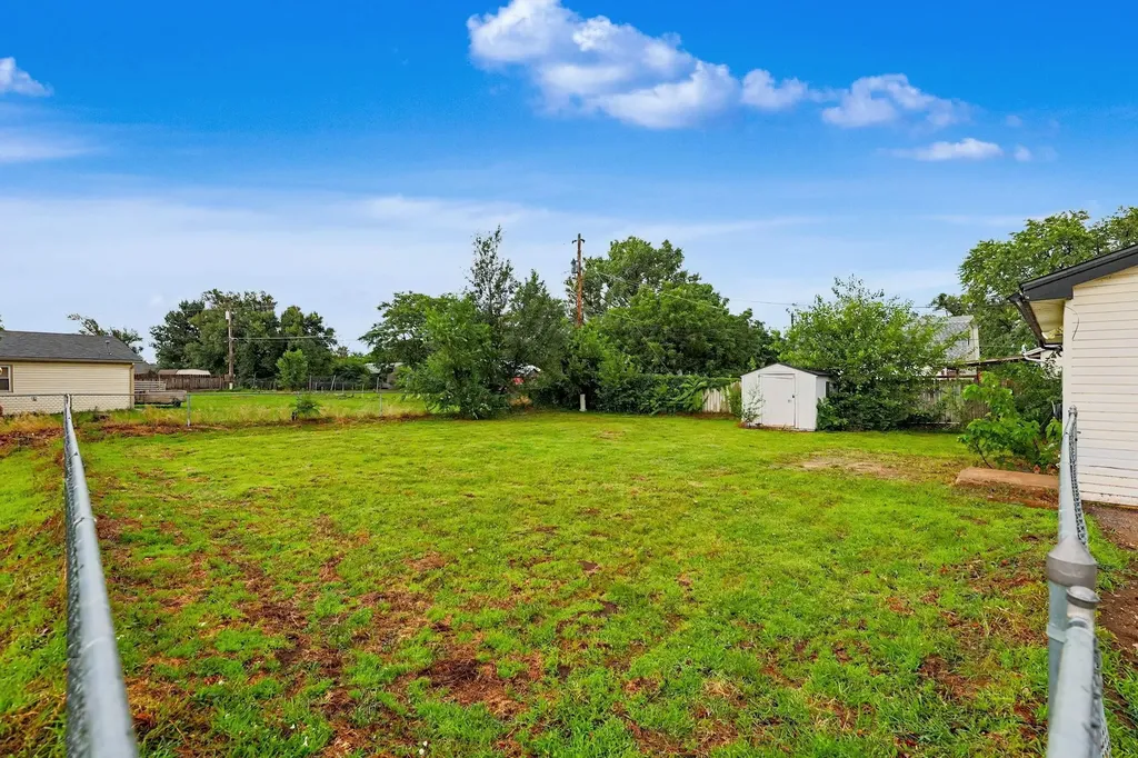806 N Arapaho Avenue Wichita KS 67212