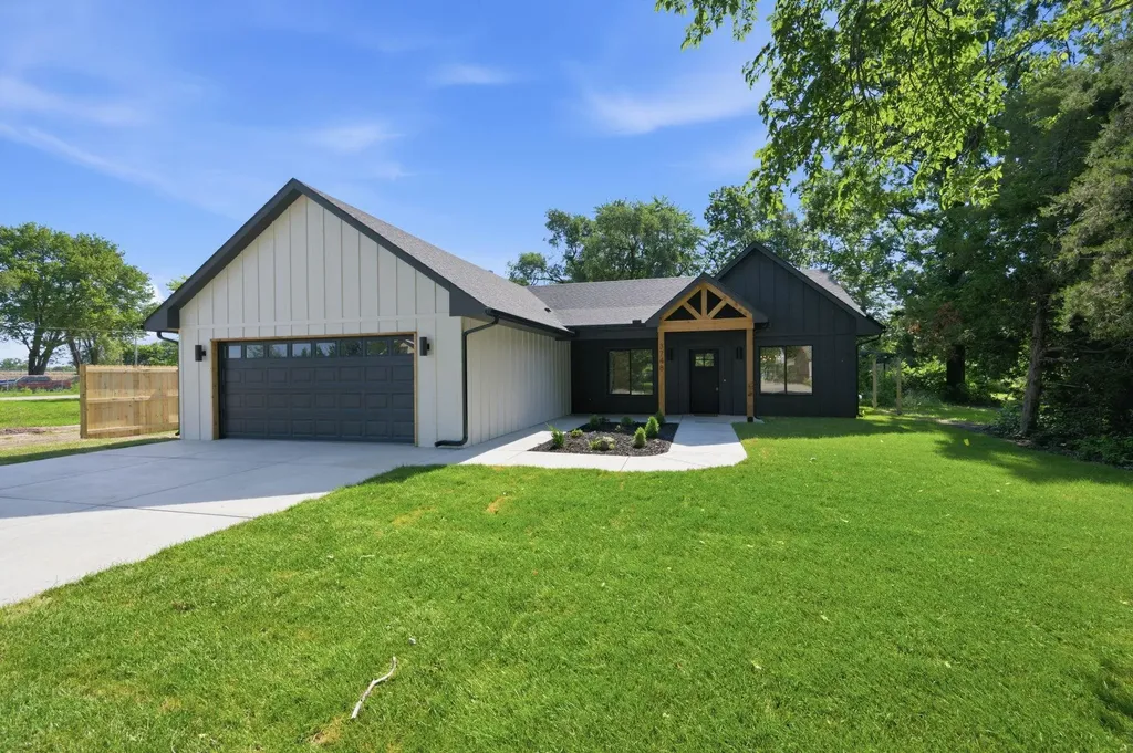 3748 N N Salina Road Wichita KS 67204