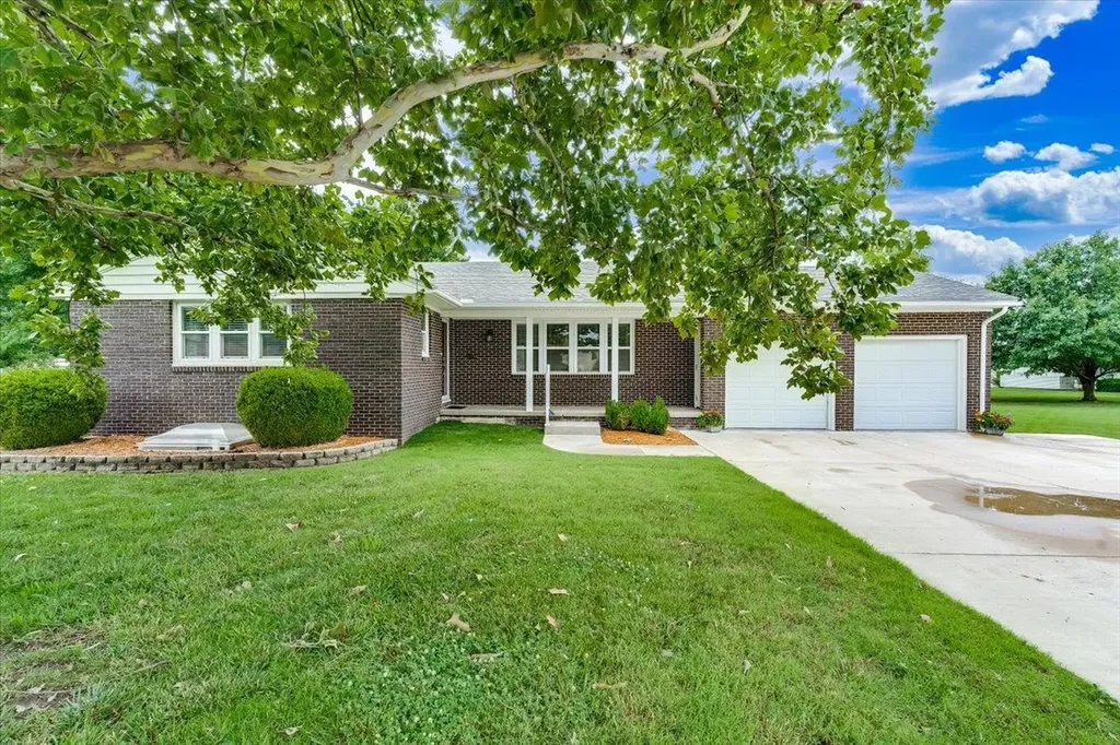 302 Marmaton Road El Dorado KS 67042-3078