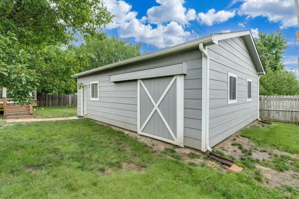302 Marmaton Road El Dorado KS 67042-3078