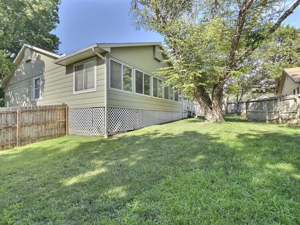 215 Prather Mulvane KS 67110