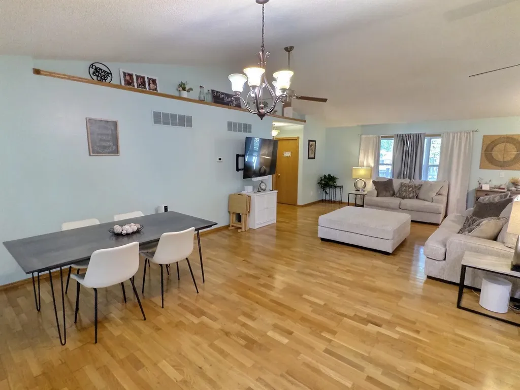 215 Prather Mulvane KS 67110