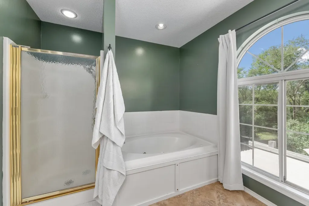 3925 N Rushwood Wichita KS 67226