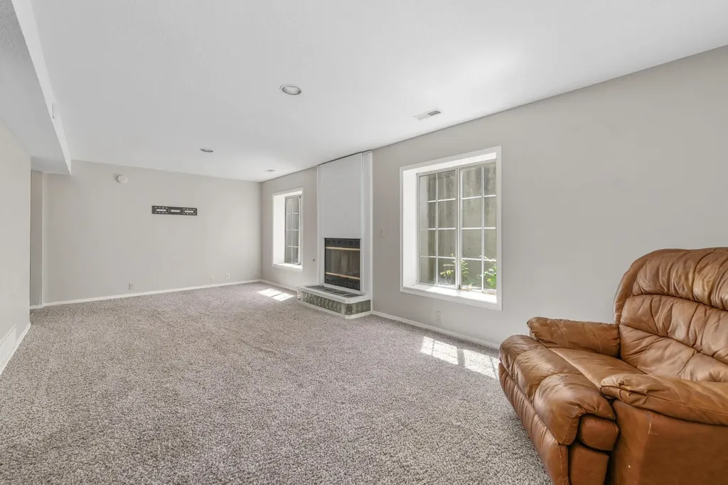 3925 N Rushwood Wichita KS 67226
