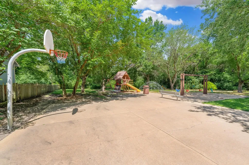 3925 N Rushwood Wichita KS 67226