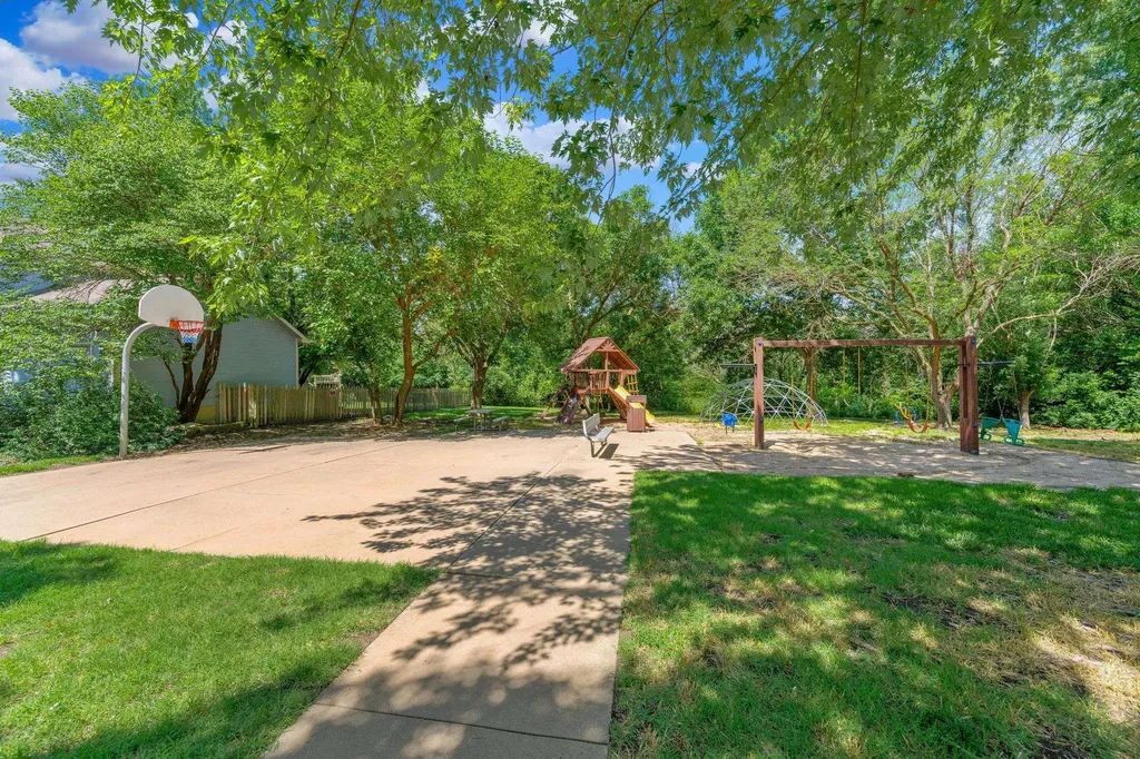 3925 N Rushwood Wichita KS 67226