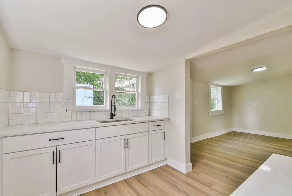 221 E 2nd Halstead KS 67056