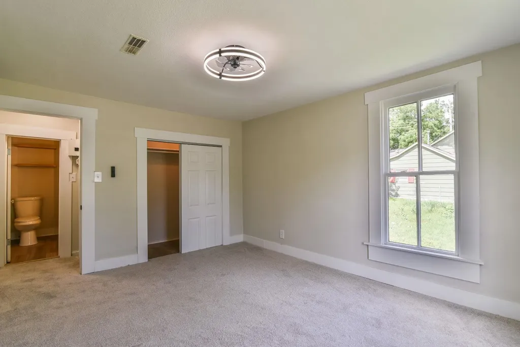 221 E 2nd Halstead KS 67056