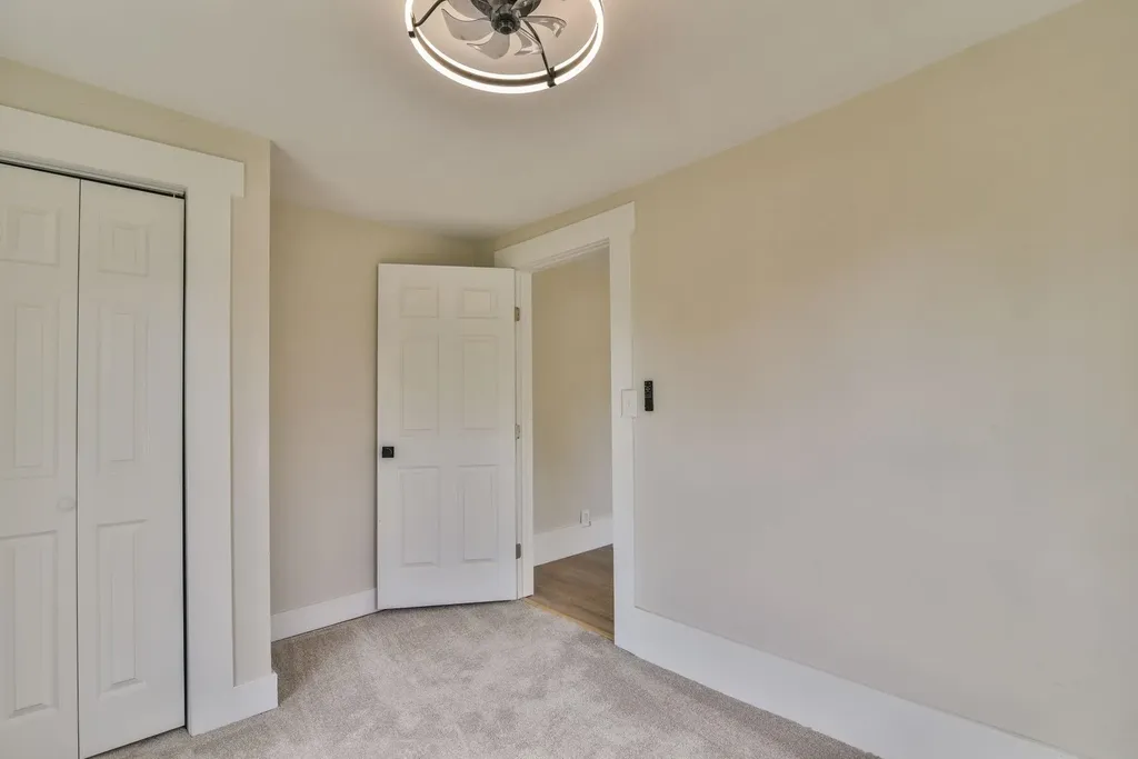 221 E 2nd Halstead KS 67056