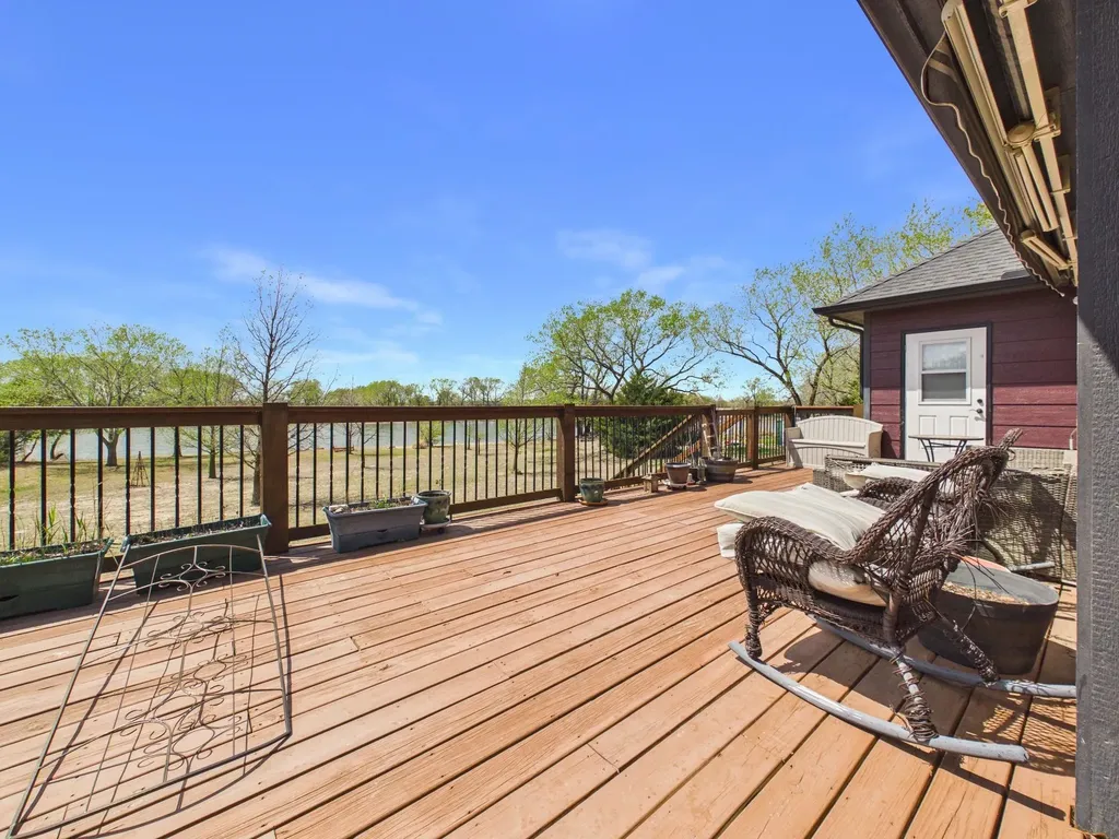 22015 W 101st Street N Mount Hope KS 67108