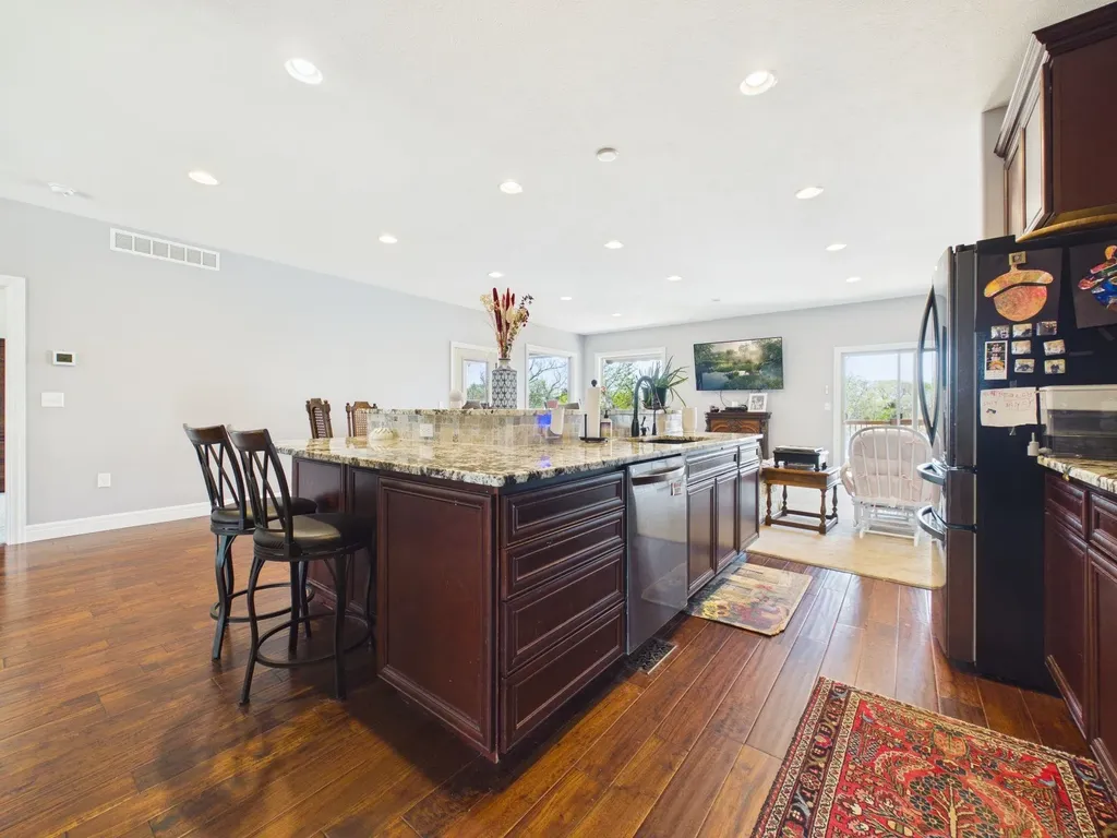 22015 W 101st Street N Mount Hope KS 67108