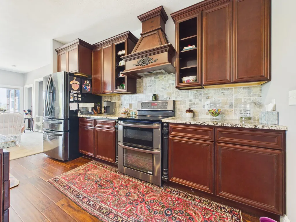 22015 W 101st Street N Mount Hope KS 67108