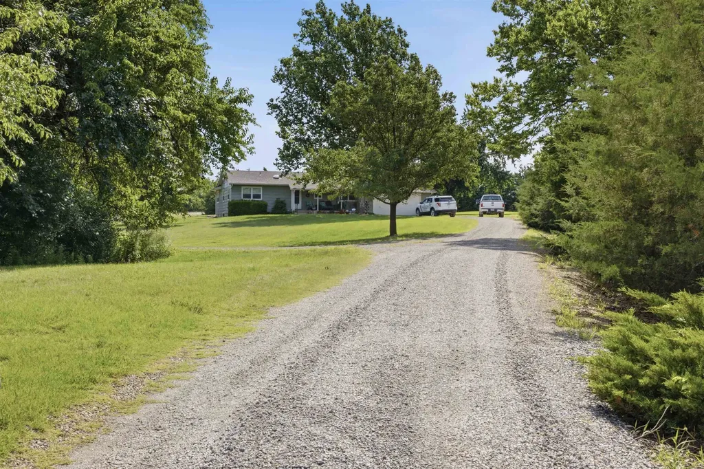 10560 SW Dennett Road Augusta KS 67010