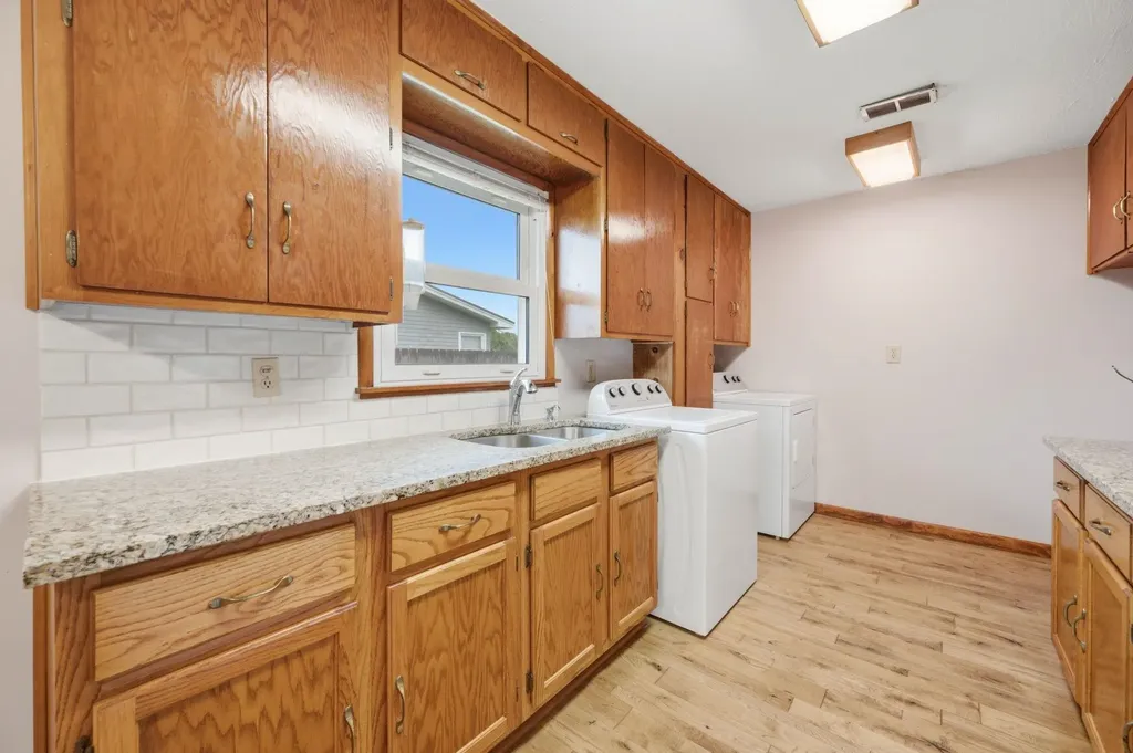 1904 W 32nd Street S Wichita KS 67217-2031