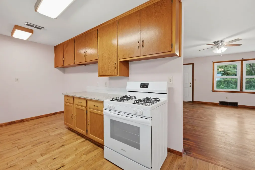 1904 W 32nd Street S Wichita KS 67217-2031