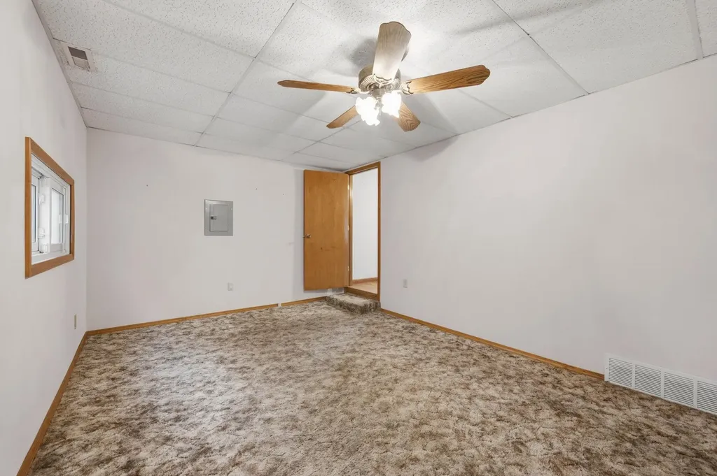 1904 W 32nd Street S Wichita KS 67217-2031