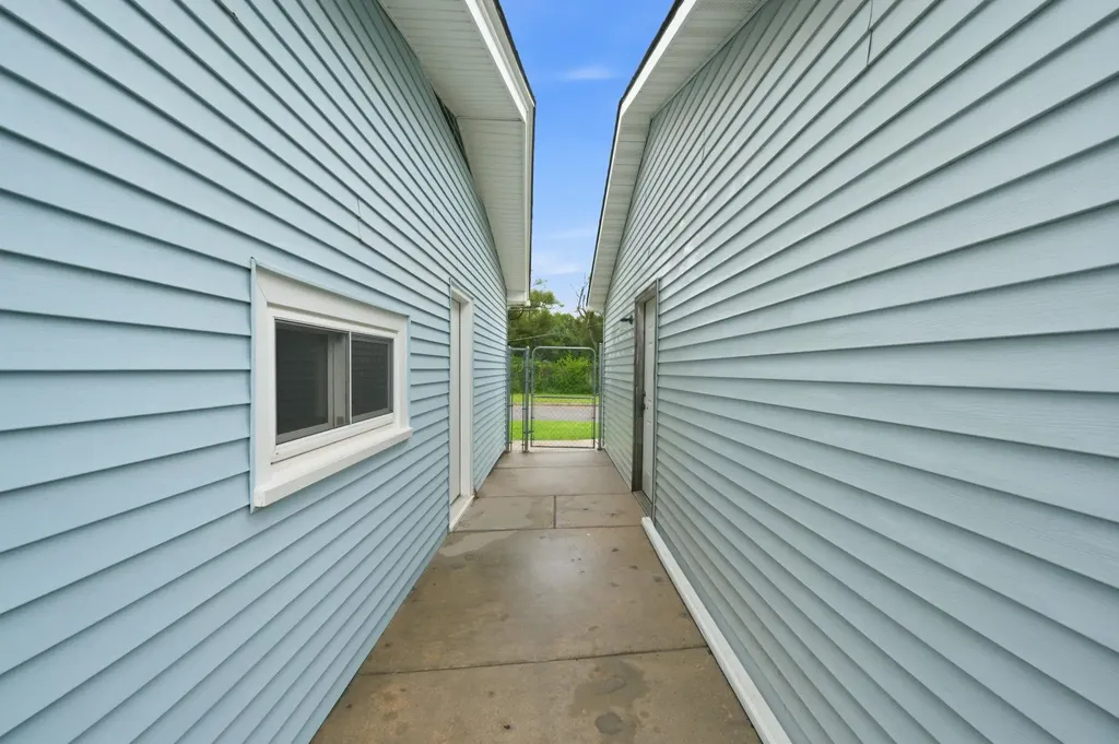 1904 W 32nd Street S Wichita KS 67217-2031