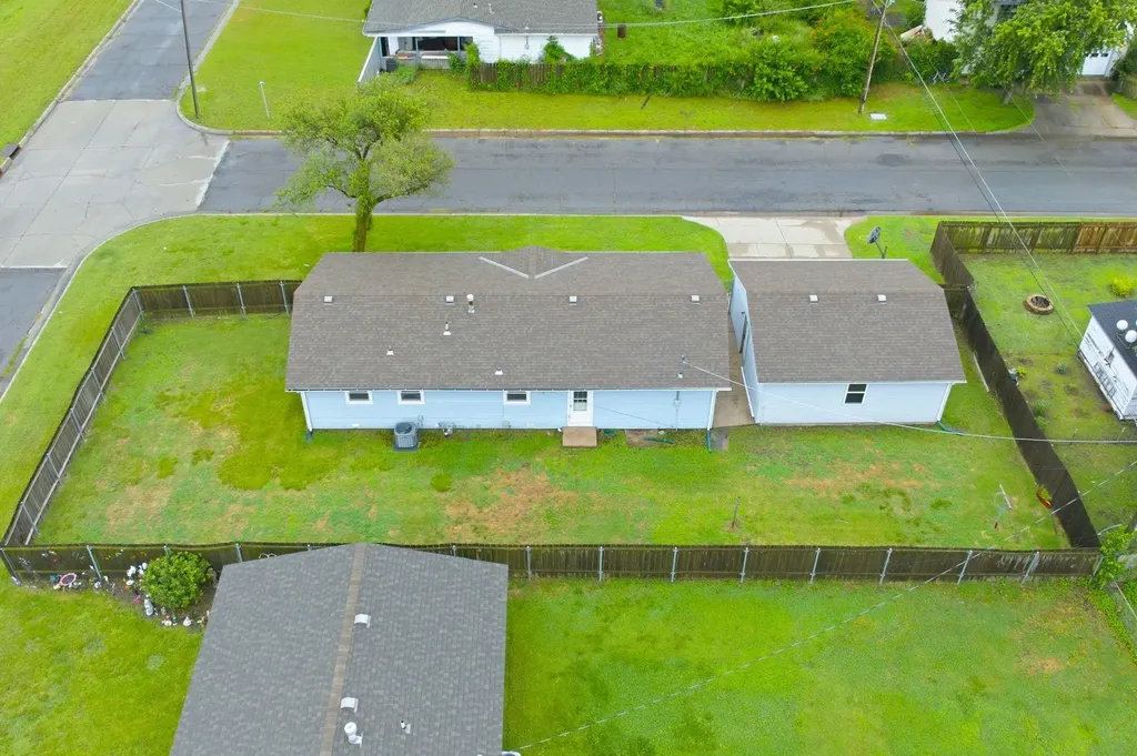 1904 W 32nd Street S Wichita KS 67217-2031